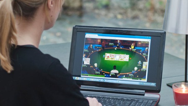 5 Reasons to play Poker Online than landed casinos