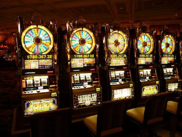 Important things to consider before playing online slot machines